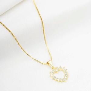 Colar Coracao Cravejado Zirconias 3 Pontas Vazado