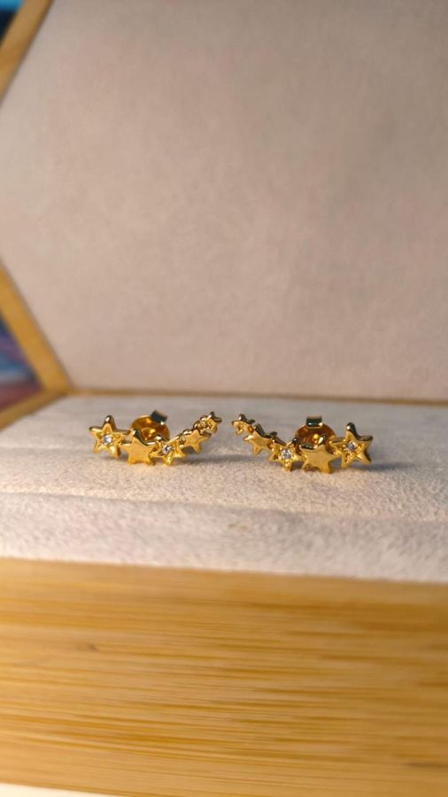 Brinco Ear Cuff 4 Estrelinhas Dourado