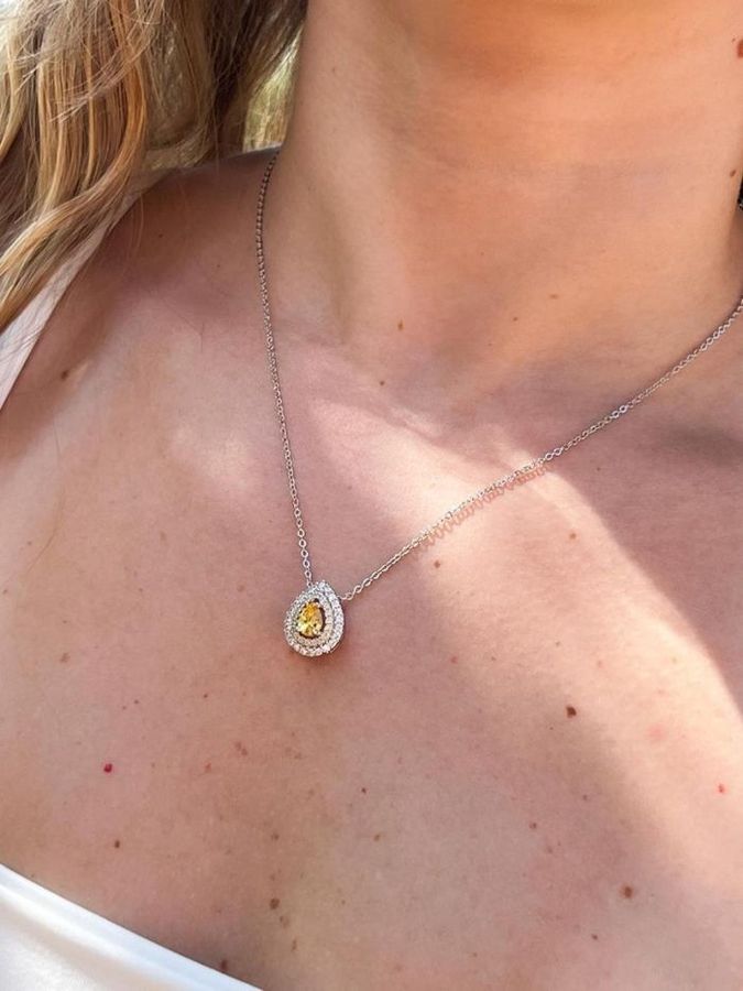 Colar Gota Amarela Cravejada | Banhado A Ródio Branco