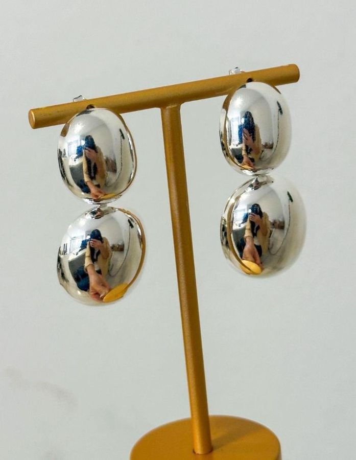 Brinco Pendulo Oval Liso