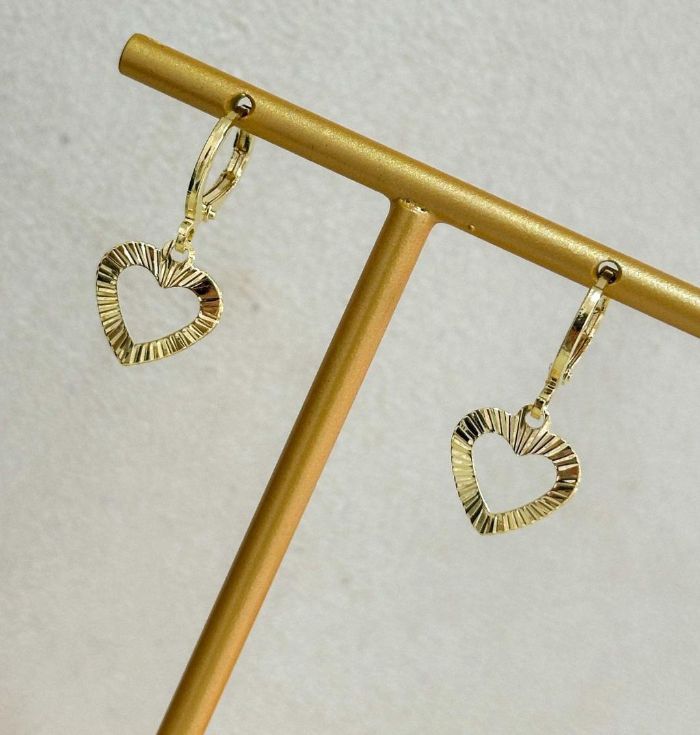 Brinco Argola Coração Diamantado Vazado Banho Ouro