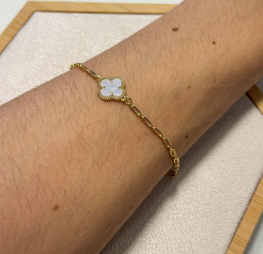 Pulseira Trevo Virginia Madre Perola 17+5 CM Dourada